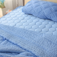 Nylon cold wrinkled fabric quilt
